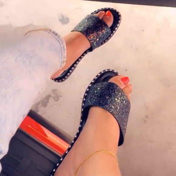 Sparkly Black Slides - Picture 3 of 3